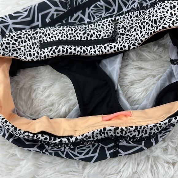 Lululemon Speed Short Posey Black White / Miss Mosaic Black / Black - Picture 4 of 6